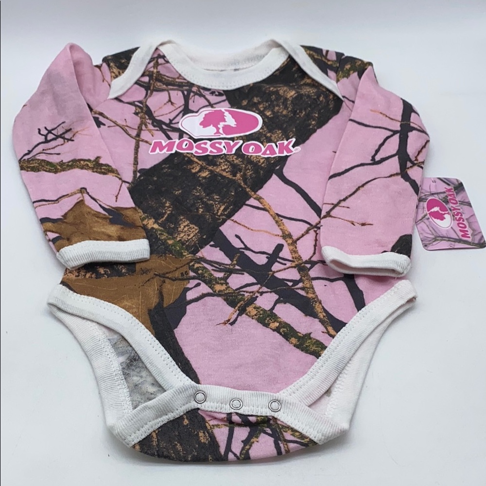 Mossy Oak Pink and Brown Baby Girls Camo Long Sleeve Bodysuit Size 0-3 Months